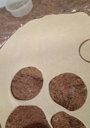 Una foto de Masa casera de empanadas para freír