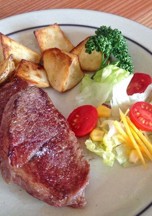 【岩鹽料理】鹽烤牛排 的食譜成品照片