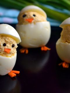 Túrókrémmel töltött tojás "csibe" recept fotója