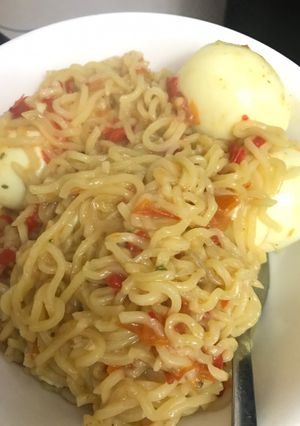 A picture of Noodles and egg.