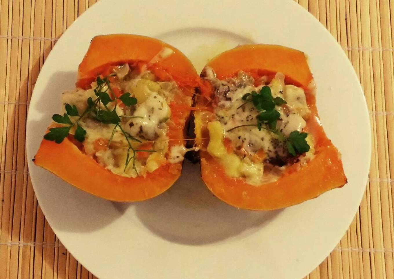 Calabaza rellena de hongos