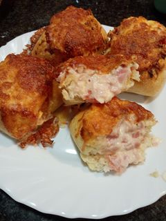 Una foto de Paninis de jamón york