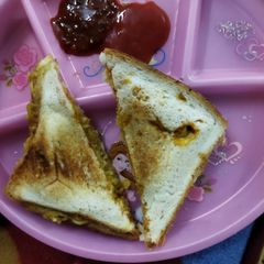 A picture of Maggi Sandwich.