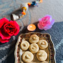 A picture of Milk powder Peda (in 4 mins).