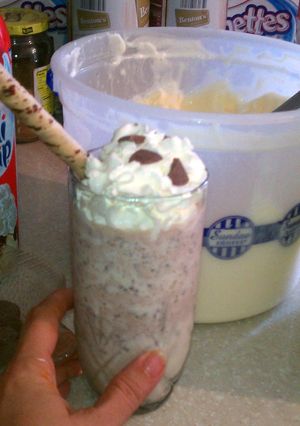 A picture of ice cream chocolate smoothie.