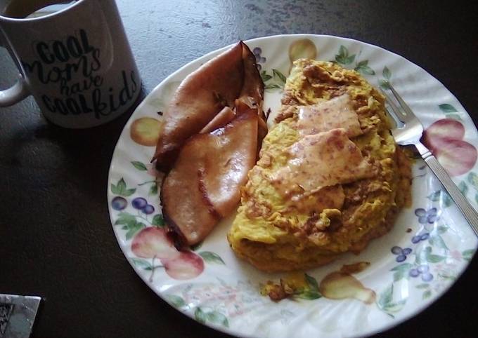 Cheese  omlet with fried bologna