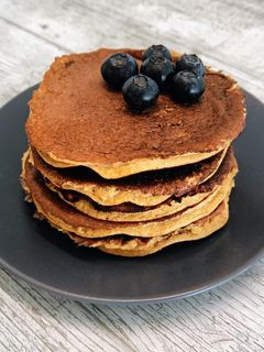 Una foto de Tortitas de avena y plátano (sin azúcar añadido)