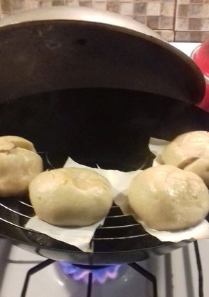 Una foto de Panecillos al vapor rellenos con queso