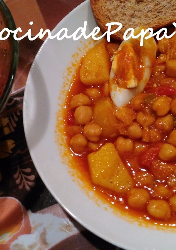 Una foto de Garbanzos con Bacalao