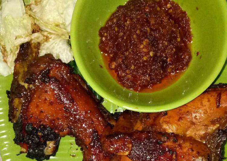 Langkah Mudah untuk Membuat Ayam bakar wong solo yang Lezat Sekali