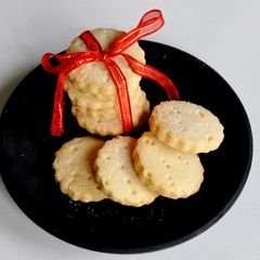A picture of Scottish Cookies.
