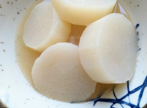 日式味增燉蘿蔔（家常燉菜）（便當菜）（清冰箱料理）（簡單料理）（電鍋料理） 的食譜成品照片