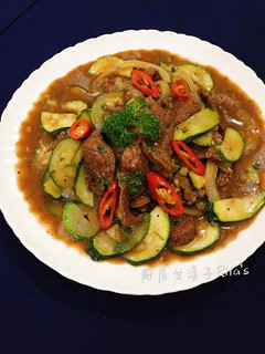 蠔油牛肉炒櫛瓜 的食譜成品照片