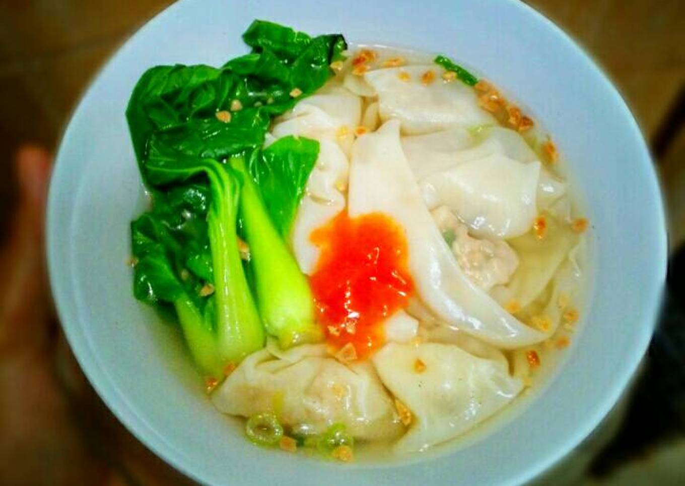 Pangsit rebus kuah