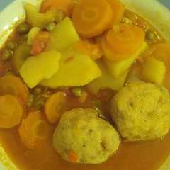 Foto principal de Estofado de albóndigas de pollo