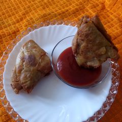 Crispy samosa A picture of Crispy samosa.