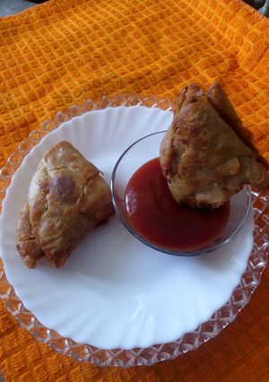 A picture of Crispy samosa.
