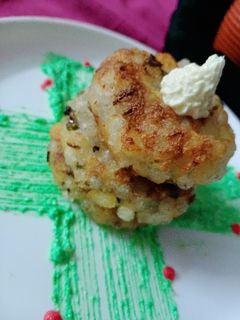 साबूदाना टिक्की विद डिप ऑफ ग्रीन चटनी(sabudana tikki with green chutney recipe in hindi) रेसिपी मुख्य फोटो