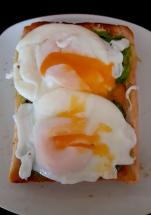 A picture of My Poached Eggs & Avocado on Toast. 💜.