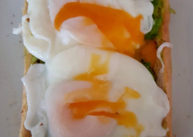 How to Make Ultimate My Poached Eggs &amp; Avocado on Toast. 💜