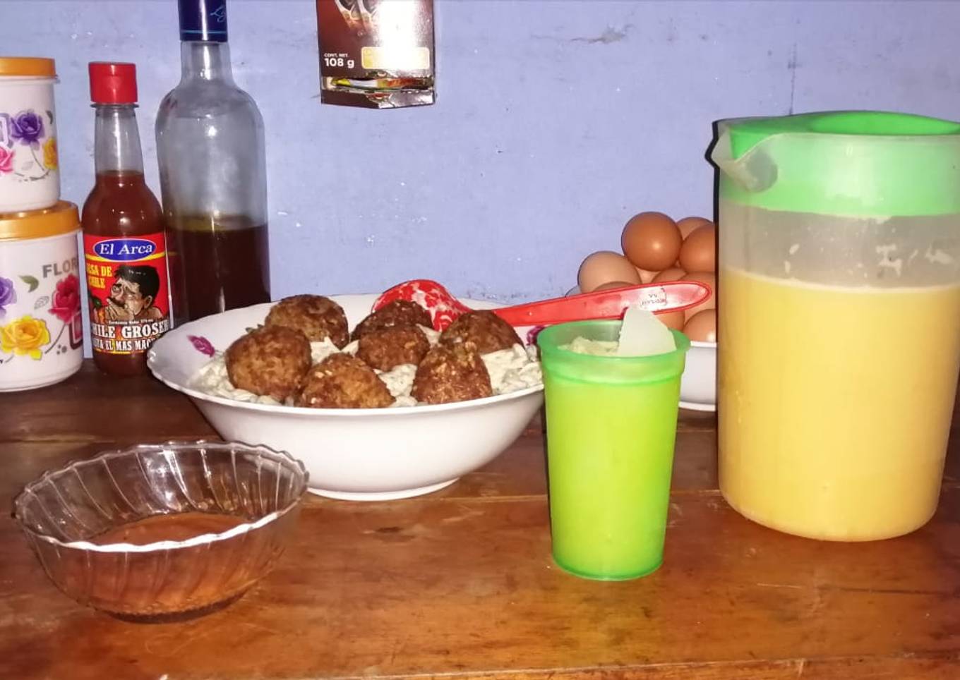 Espagueti cremoso con albóndigas y refresco de Marañón