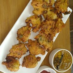 A picture of Semolina Vada / Sooji Vada.