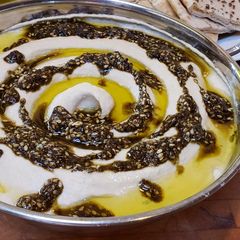 A picture of Hummus.