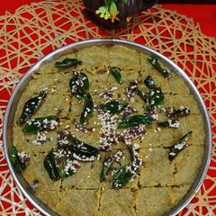 A picture of Oats, Green Moong Dal, Rice Flour Healthy Dhokla.