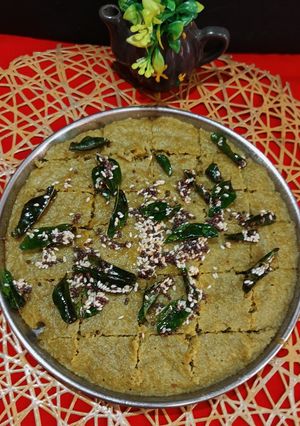 A picture of Oats, Green Moong Dal, Rice Flour Healthy Dhokla.