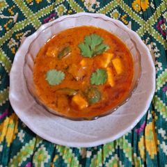 A picture of Paneer Tikka masala.