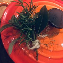 A picture of The Bouquet Garni - a bundle of herbs 🌿.