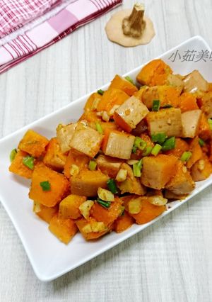 蒜香椒鹽南瓜 的食譜成品照片