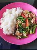 ผัดคะน้าอกไก่