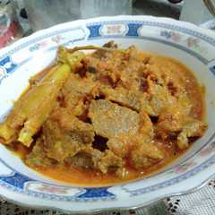 รูปของ Daging bumbu kuning cita rasa khas