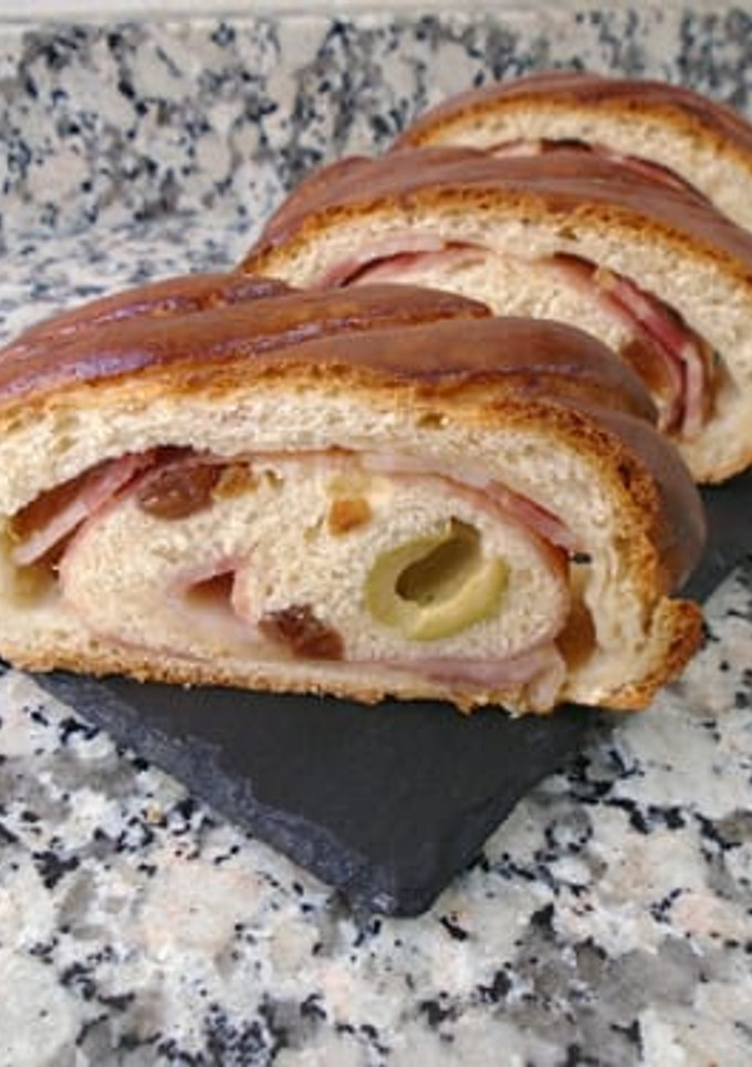 Una foto de Pan de jamón venezolano
