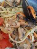 Linguine rigate con cozze /vongole e.