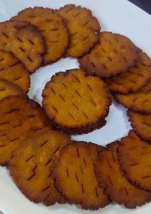 ગોળવાળી પૂરી રેસીપી મુખ્ય ફોટો