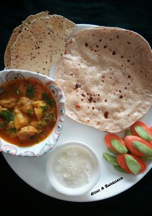 सोयाबीन बड़ी की सब्जी (Soyabean badi ki sabzi recipe in hindi) रेसिपी मुख्य फोटो