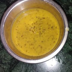 A picture of Dal fry.