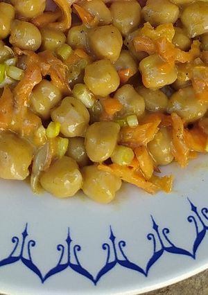 A picture of Chickpea Salad.