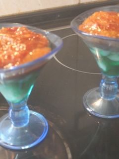 Una foto de Copa de plátano con mermelada y menta
