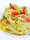 Trenette con crema di tonno e peperoni