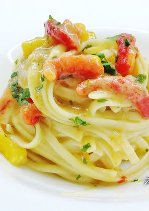 Foto di Trenette con crema di tonno e peperoni