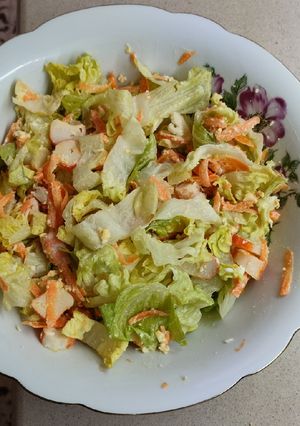 Una foto de Ensalada-illa del marisco a mi estilo