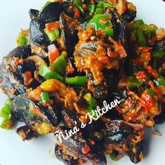 A picture of Peppered snail.
