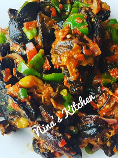 A picture of Peppered snail.