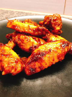 Una foto de Alitas de pollo en salsa BBQ