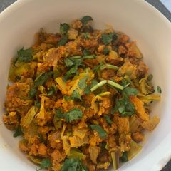 A picture of Spring onion curry with Besan flour.