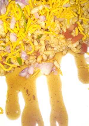 भेलपूरी (bhel puri recipe in hindi) रेसिपी मुख्य फोटो
