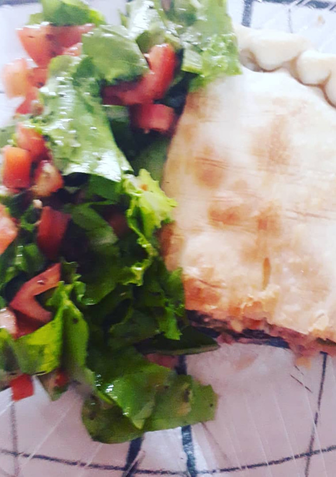 Una foto de Tarta de acelga y atún